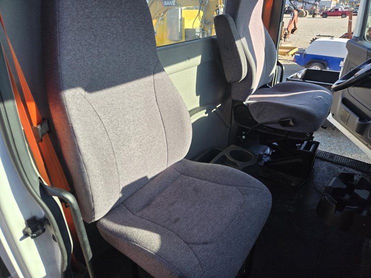 2022-international-mv607-image-48