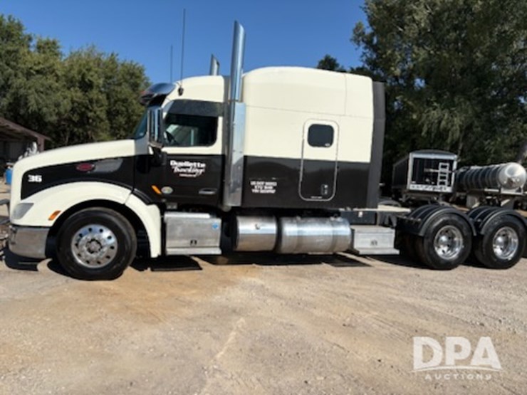 2016-peterbilt-579-image-3