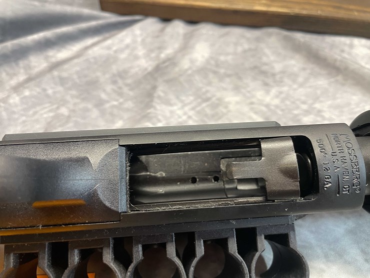 #2352-•-mosseberg-model-500-12-ga.-pump-action-shotgun,-sn:-v1072887-image-18