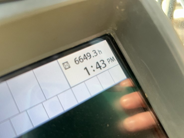 2017-deere-245g-lc-image-17