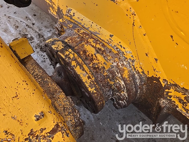 2018-komatsu-d61pxi-24-image-51