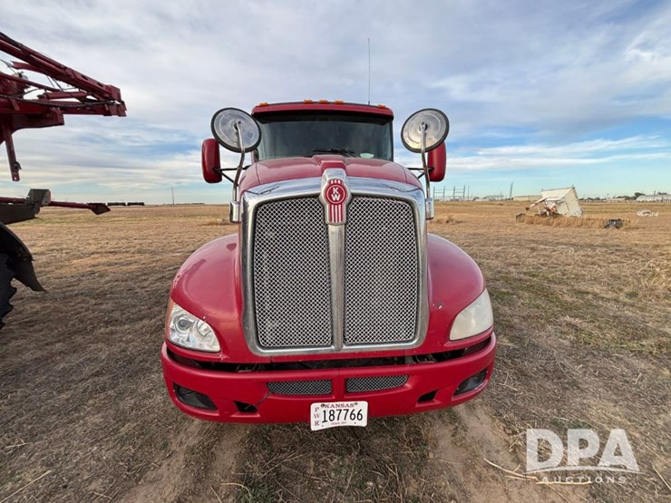 2014-kenworth-t660-image-15