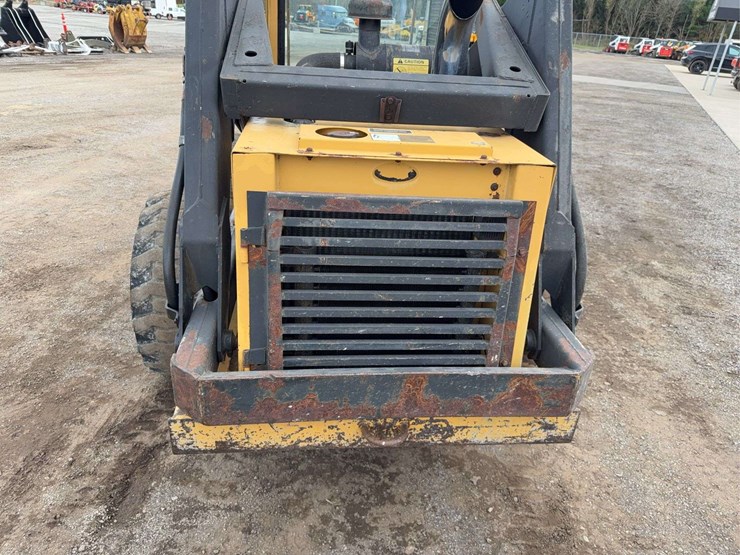 new-holland-l783-image-5