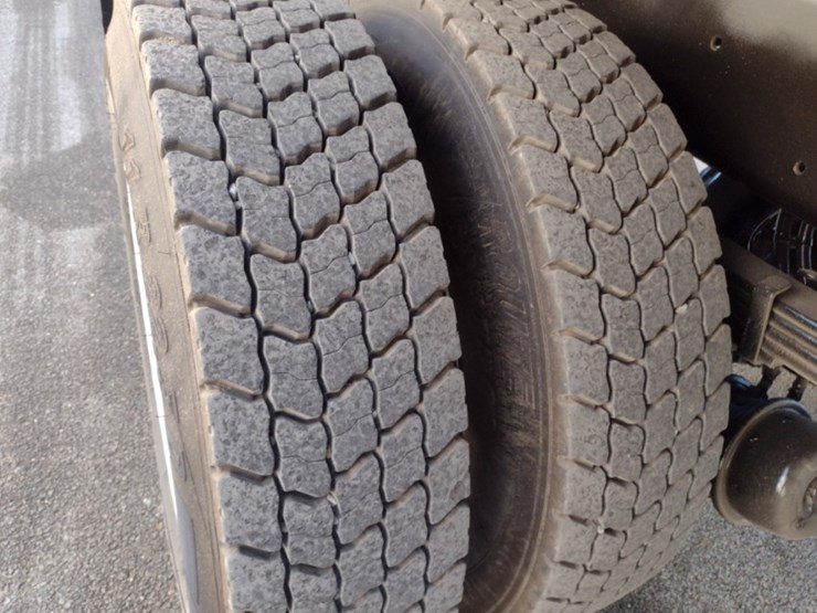 freightliner-m2-106-image-25