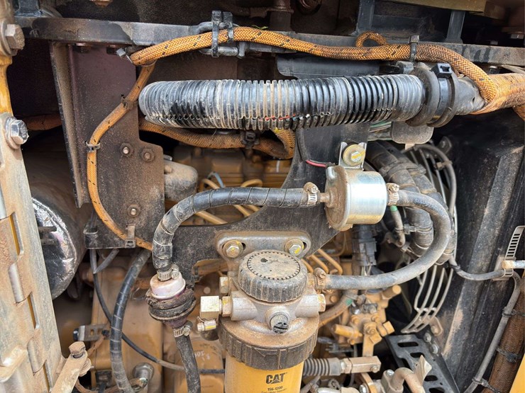 2023-caterpillar-303-image-32