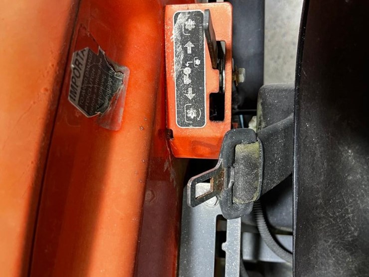 2014-kubota-l3901hst-image-29