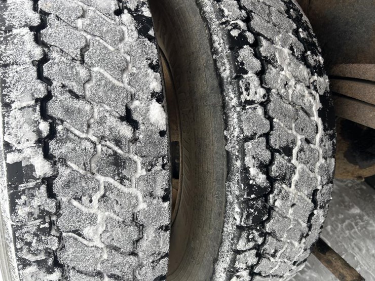 #1042-•-2000-volvo-quad-axle-dump-truck-image-74