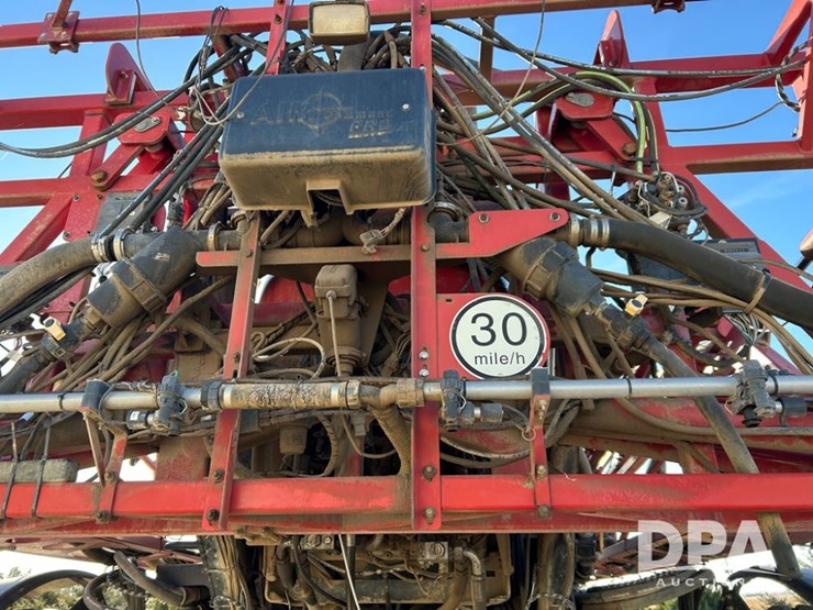 case-ih-patriot-4440-image-36