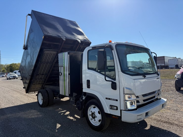 2024-isuzu-nrr-image-2
