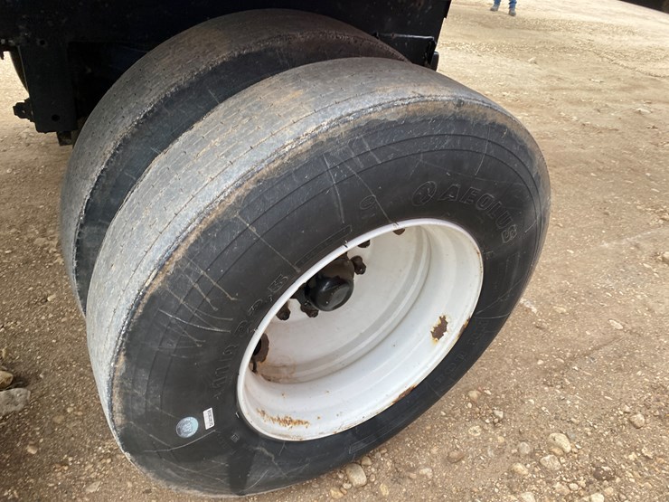 #1031-•-2014-northern-6000-gallon-semi-manure-tanker-trailer(has-wi-title)-(kewaunee,-wi)-image-39