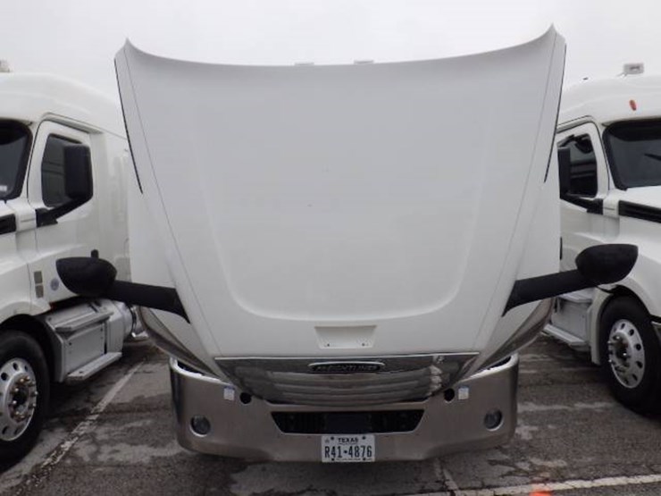 freightliner-cascadia-126-image-26