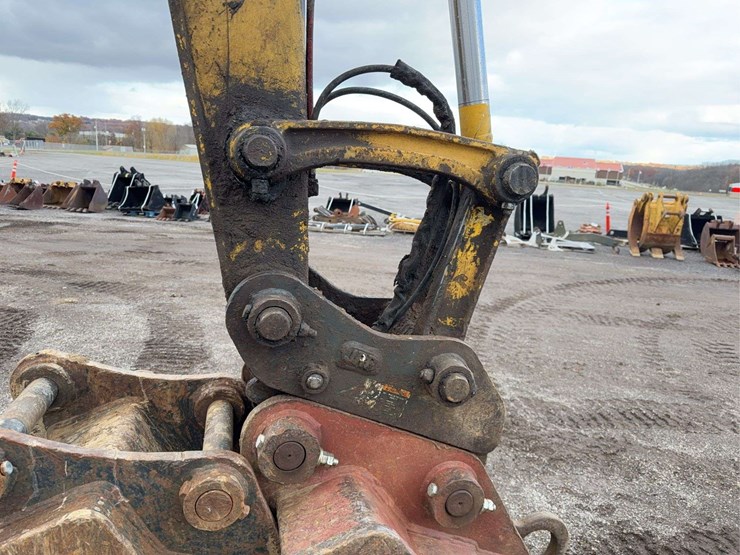 2012-komatsu-pc138-image-47