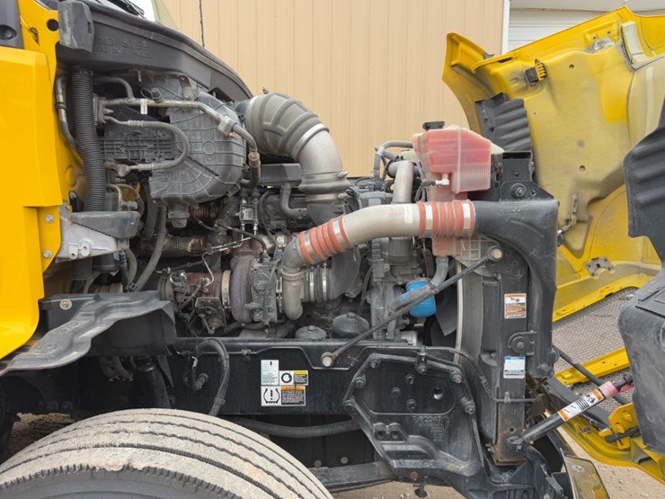 2019-kenworth-t680-image-29