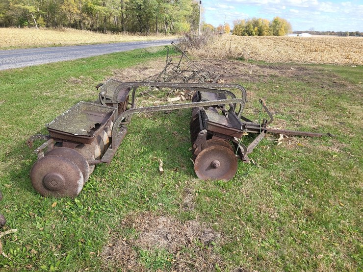 rolling-tractor-tandem-disk-image-2