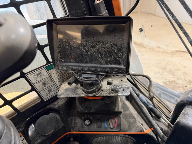 2014-bobcat-t650-image-26