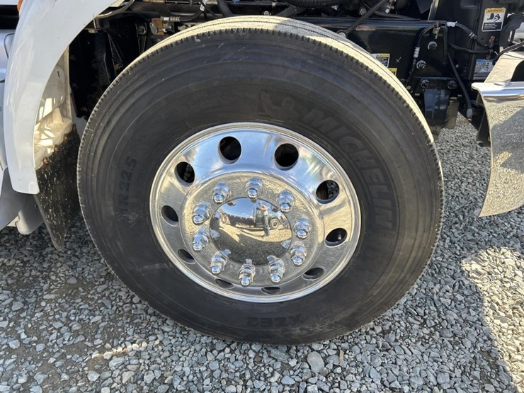 2017-peterbilt-337-image-111