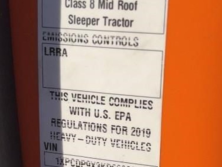 2019-peterbilt-567-image-24