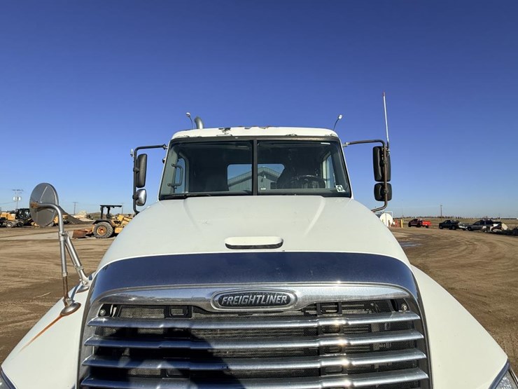 2007-freightliner-columbia-120-image-20