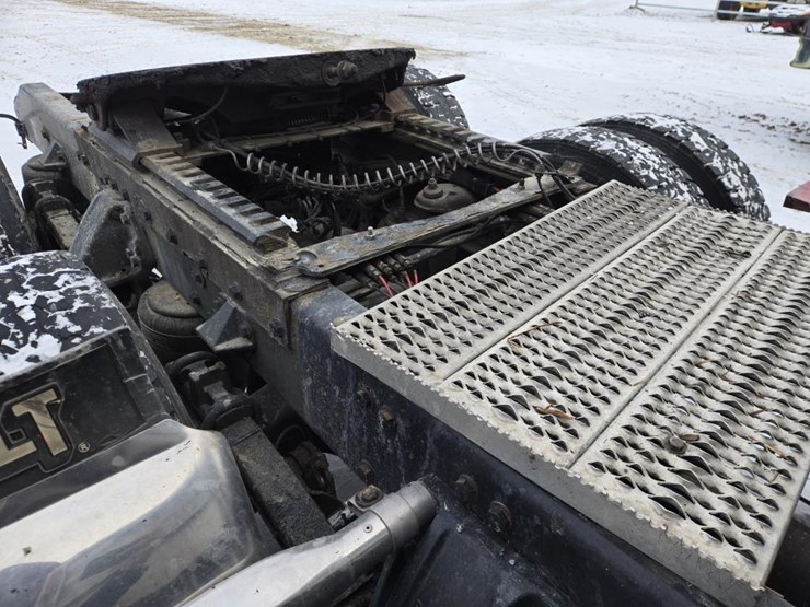 2017-peterbilt-579-image-37