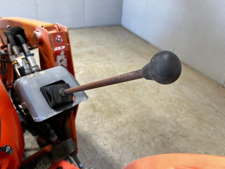 2014-kubota-l3901hst-image-27