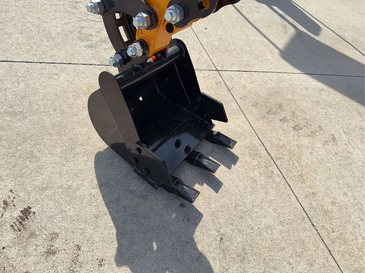 2025-miva-va13-mini-excavator-image-9