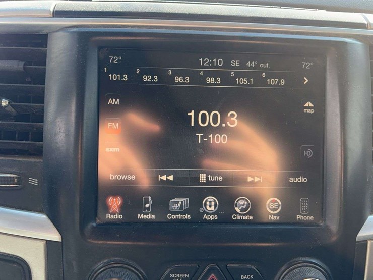 2016-dodge-2500-image-27