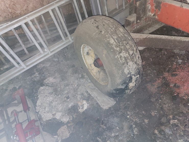 ez-flow-gravity-wagon-w/gear-image-7