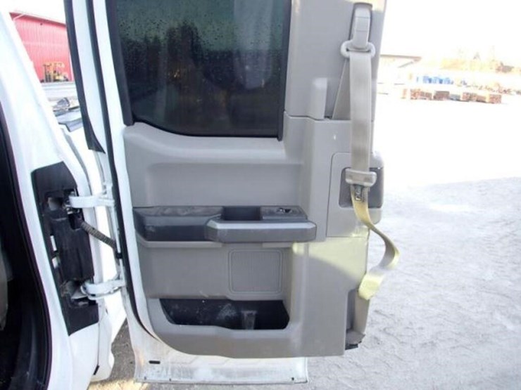 ford-f150-xlt-image-19