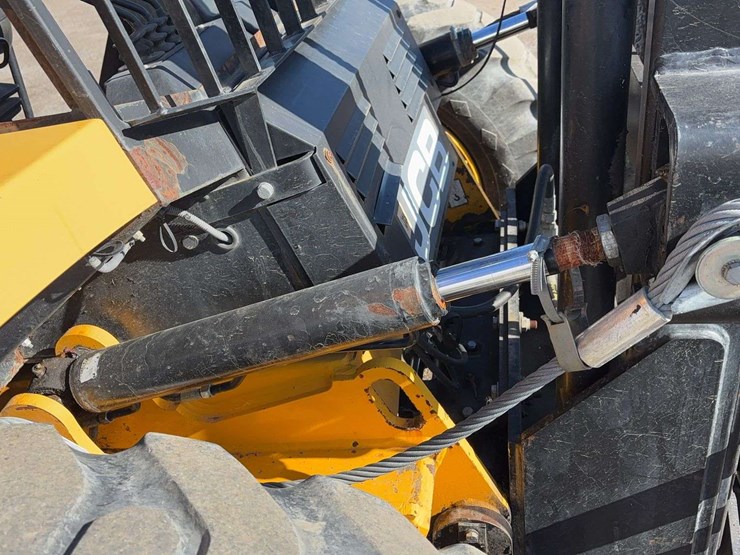 2015-jcb-930-image-21