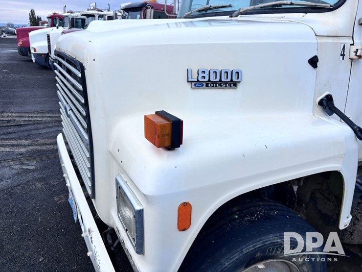 ford-l8000-image-18