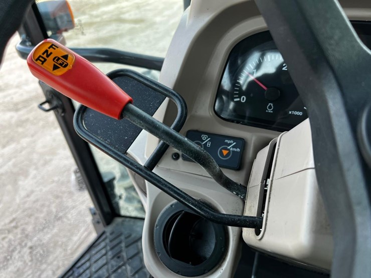 2015-kubota-m8560-image-27