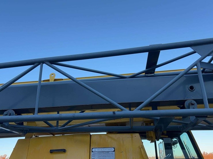 1993-grove-tms700b-image-37