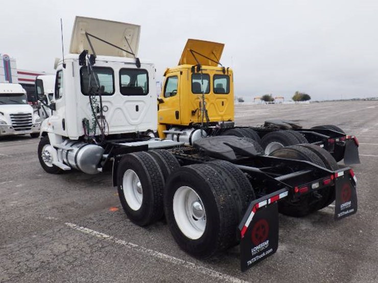 freightliner-cascadia-125-image-11