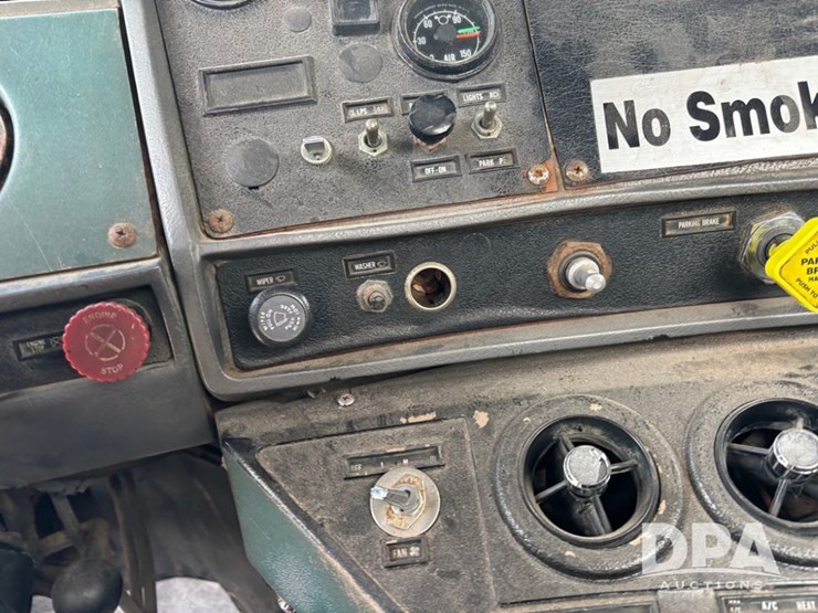 1986-mack-rd686-image-62