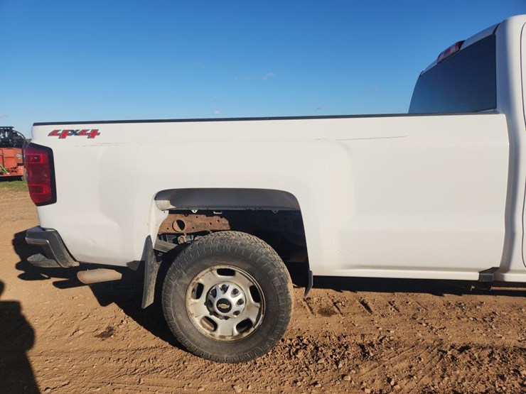 2017-chevrolet-2500-image-24