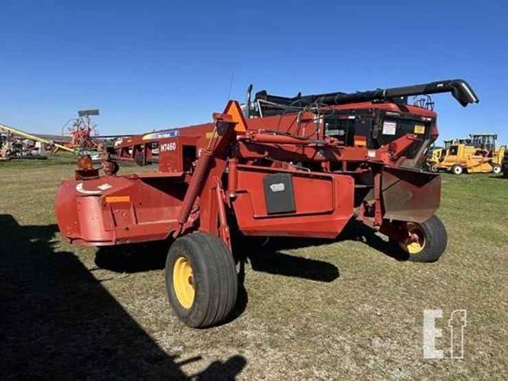 2014-new-holland-h7460-image-3