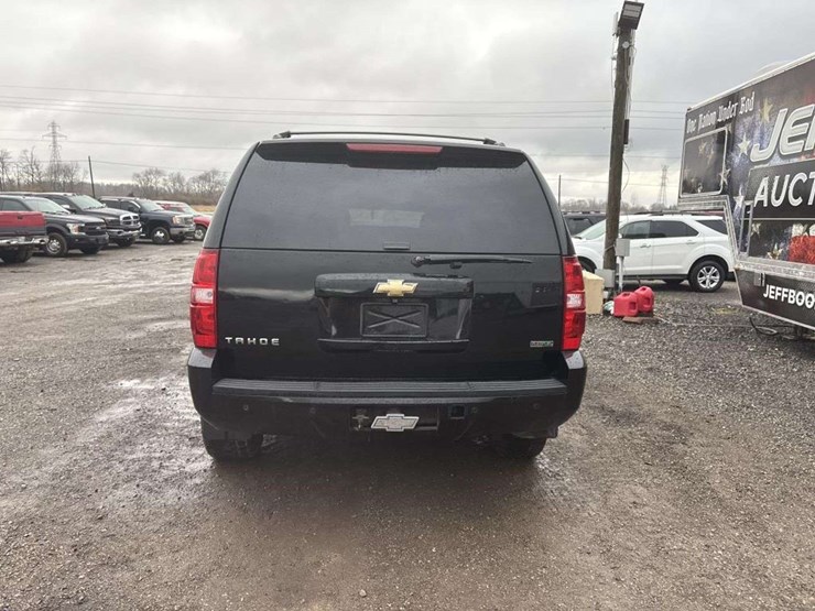 2011-chevrolet-tahoe-lt-image-4