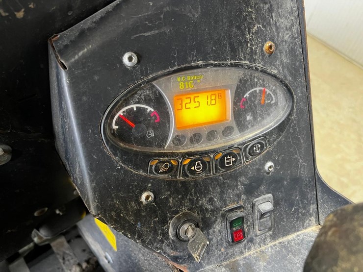 2021-bobcat-l23-image-21