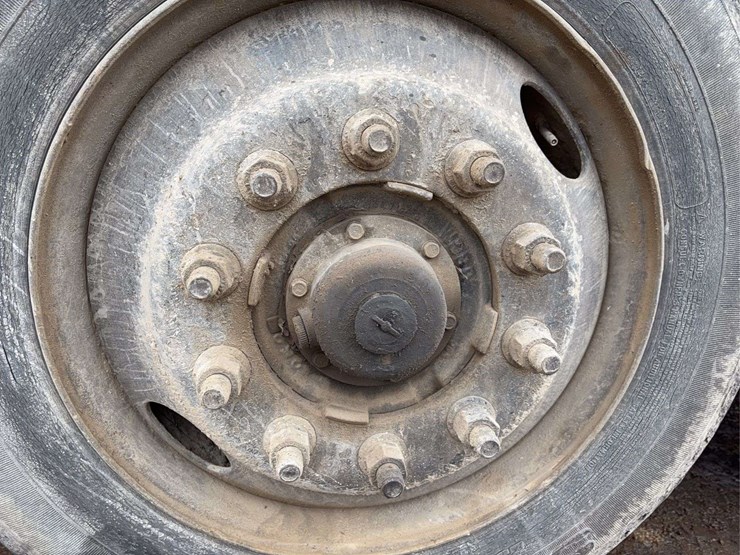 1996-international-5000-image-23