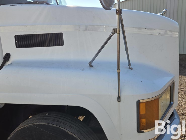 2002-mack-ch613-image-13