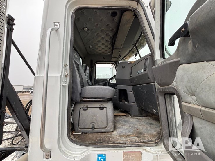 2017-mack-pinnacle-chu613-image-63