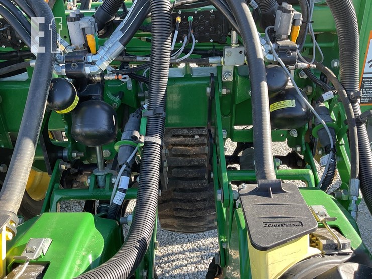 john-deere-db60-image-37