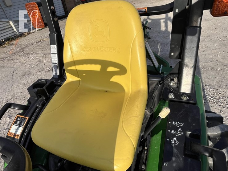 john-deere-2320-image-27