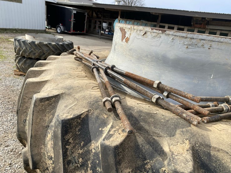 firestone-radial-18.4-38-duals-with-spacers-for-32”-combine-wheels-image-15