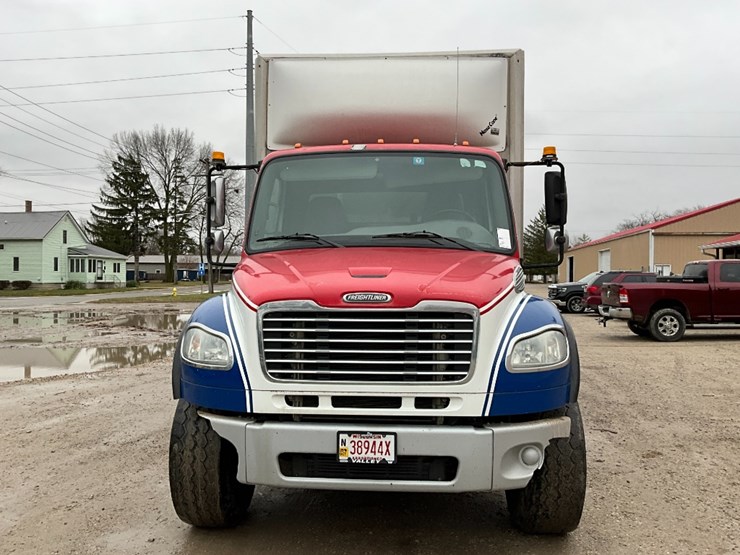 freightliner-m2-106-image-3