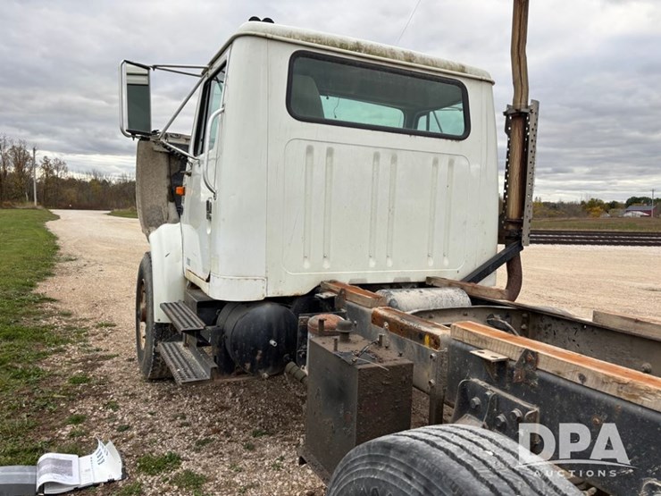 international-4900-image-42