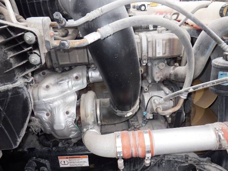 2019-freightliner-cascadia-126-image-30