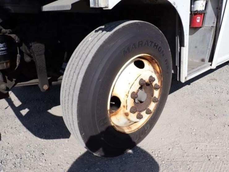 2013-freightliner-mt55-image-38