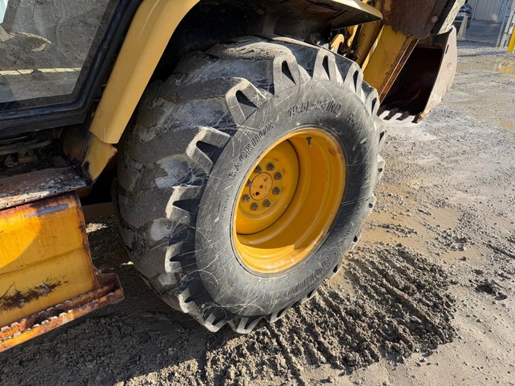 caterpillar-420d-image-16