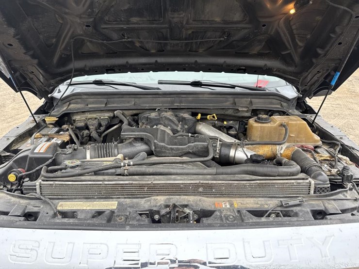 ford-f550-xlt-image-12